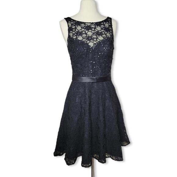 Mori Lee Lace Sequin Button Back Dress in Black Size 8 - Picture 2 of 15